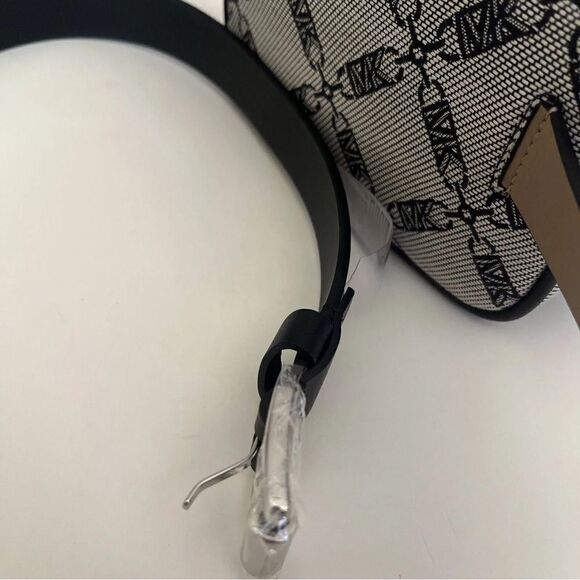 MICHAEL KORS WOMENS LOGO JACQUARD BELT BAG BLACKLT CREAMSILVER - Picture 10 of 14